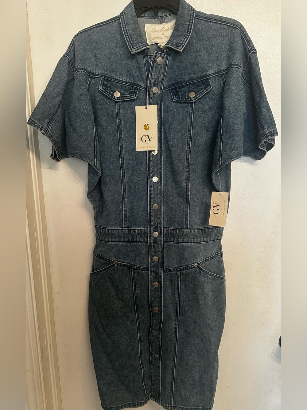Gloria Vanderbilt Christian Siriano Dolman-Sleeve
Denim Dress Pocomoke Size4 NWT - Picture 2 of 6